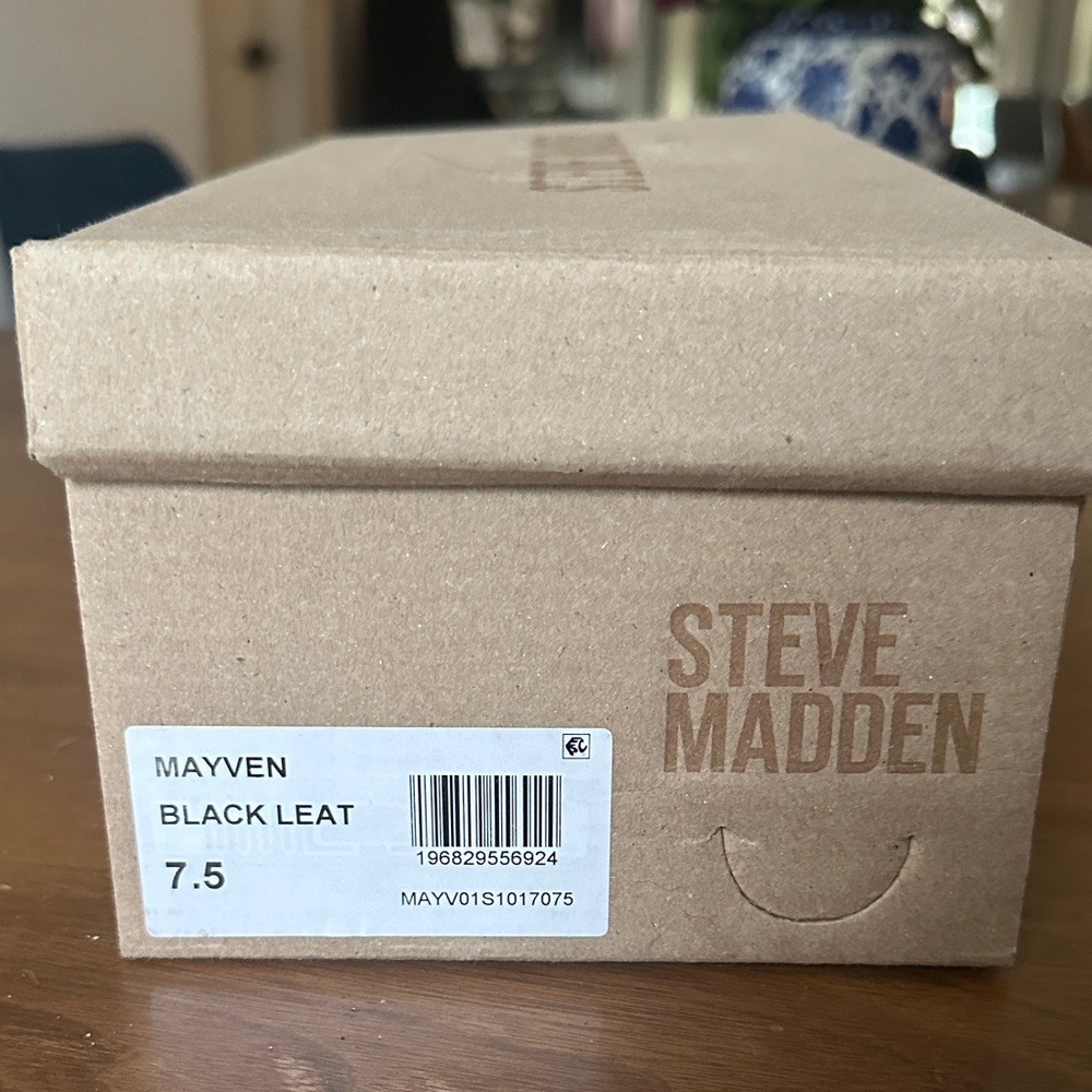 Steve Madden Mayven Black Leather sandals - Picture 6 of 6